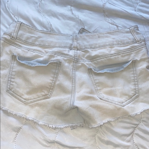 Distressed jean booty shorts - Picture 2 of 3